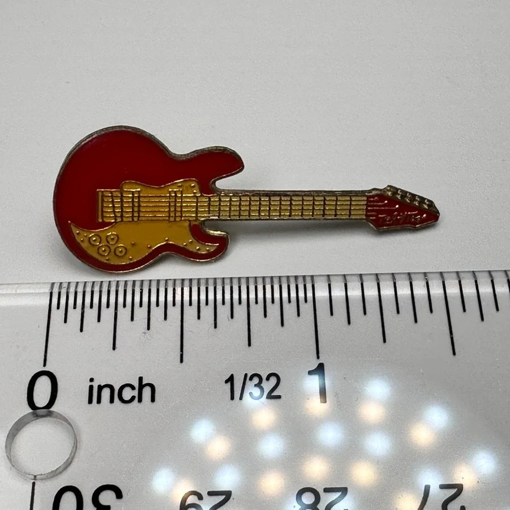 VINTAGE Electric‎ Guitar Lapel Pin Enamel TEL Y TOO Clutch Pinback 1.5 in Red